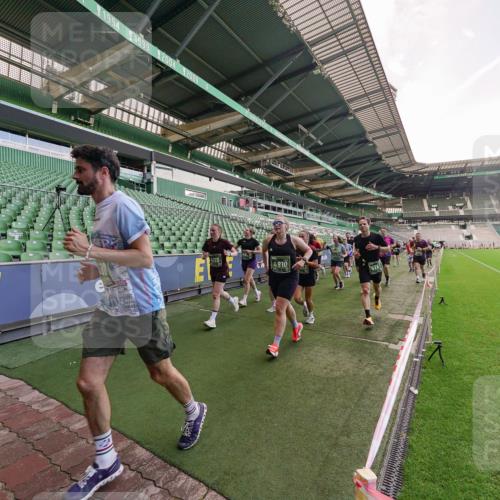 13.09.2026 - 21. swb-Marathon Bremen Michael Burmester http://msf.ph/oto/10317555 13.09.2026 13:15:05 Laufen im Stadion 143, 263, 266, 300, 414, 460, 631, 768, 956, 1008, 1047, 1392, 1408, 1573, 1818, 1819, 1874, 2024, 2035, 2218, 2233, 2235, 2314, 2359, 2385, 2386, 2387, 2412, 2457, 2466, 2468, 2484, 2494, 2521, 2540, 2564, 2667, 2690, 2691, 2693, 2737, 2760, 2783, 2829, 2838, 2859, 2861, 2865, 2874, 2887, 2958, 2978, 3075, 3111, 3157, 3165, 3185, 3209, 3265, 3304, 3355, 3378, 3382, 3405, 3428, 3486, 3653, 3661, 3670, 3680, 3829, 4034, 4080, 4306, 703 meine-sportfotos.de
