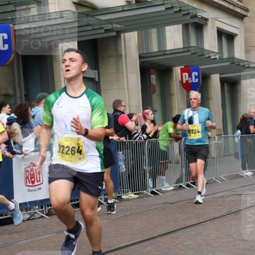 13.09.2026 - 21. swb-Marathon Bremen Strokosch-Dieckow http://msf.ph/oto/10317558 13.09.2026 10:57:41 Ziel 10078, 10494, 10543, 10559, 10565, 10604, 10673, 10707, 10728, 10826, 10828, 10903, 10914, 10931, 10932, 11136, 11153, 11332, 11752, 11824, 11856, 11863, 11884, 12228, 12231, 12427, 12441, 12482, 12551, 12555, 10177, 10226, 10300, 10394, 10460, 10517, 10518, 11106, 11153, 11245, 11365, 11480, 11498, 11532, 11568, 11609, 11734, 11965, 11966, 12037, 12111, 12222, 12264, 12372 meine-sportfotos.de