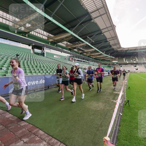 13.09.2026 - 21. swb-Marathon Bremen Michael Burmester http://msf.ph/oto/10317571 13.09.2026 13:15:07 Laufen im Stadion 143, 263, 266, 300, 414, 460, 598, 631, 768, 956, 1008, 1047, 1392, 1408, 1573, 1818, 1819, 1874, 2013, 2024, 2035, 2218, 2233, 2235, 2314, 2359, 2385, 2386, 2387, 2412, 2457, 2466, 2468, 2484, 2494, 2521, 2540, 2564, 2667, 2690, 2691, 2693, 2737, 2760, 2783, 2829, 2838, 2859, 2861, 2865, 2874, 2887, 2958, 2978, 3001, 3075, 3111, 3157, 3165, 3185, 3209, 3237, 3265, 3304, 3355, 3378, 3382, 3405, 3428, 3486, 3653, 3661, 3670, 3680, 3829, 4034, 4080, 4306, 703 meine-sportfotos.de