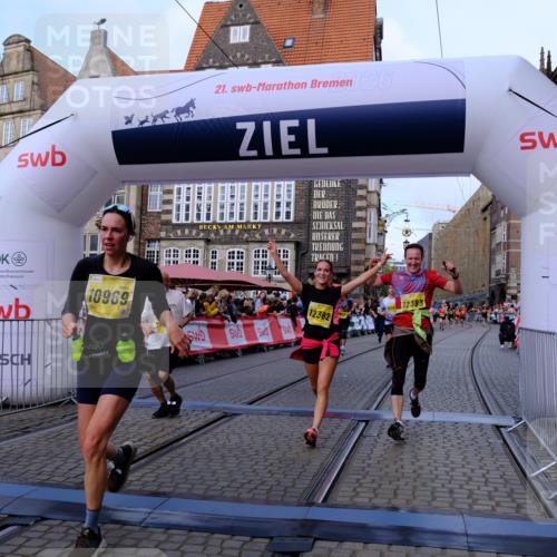 13.09.2026 - 21. swb-Marathon Bremen Tim E. http://msf.ph/oto/10317600 13.09.2026 10:57:31 Ziel 10166, 10517, 10518, 10578, 10687, 10700, 10772, 10969, 11236, 11292, 11484, 11609, 11667, 12263, 12382, 12383, 12400, 12411 meine-sportfotos.de