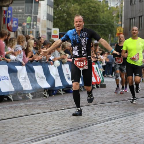 13.09.2026 - 21. swb-Marathon Bremen Strokosch-Dieckow http://msf.ph/oto/10317610 13.09.2026 13:06:53 Ziel 508, 788, 1770, 1921, 2832, 3910, 4777, 5238, 6951, 7590, 8621, 13148, 749, 1540, 3794, 3973, 9708 meine-sportfotos.de