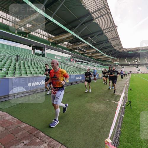 13.09.2026 - 21. swb-Marathon Bremen Michael Burmester http://msf.ph/oto/10317628 13.09.2026 13:15:11 Laufen im Stadion 143, 263, 266, 300, 414, 460, 598, 631, 653, 768, 956, 1008, 1047, 1392, 1408, 1573, 1818, 1819, 1874, 2013, 2024, 2035, 2218, 2233, 2235, 2314, 2359, 2385, 2386, 2412, 2457, 2466, 2468, 2484, 2494, 2521, 2540, 2564, 2667, 2678, 2690, 2691, 2693, 2737, 2760, 2783, 2829, 2838, 2859, 2861, 2865, 2874, 2887, 2958, 2978, 3001, 3075, 3111, 3157, 3165, 3185, 3209, 3237, 3265, 3304, 3355, 3378, 3382, 3405, 3428, 3486, 3512, 3653, 3661, 3670, 3680, 3829, 4034, 4080, 4306, 703 meine-sportfotos.de