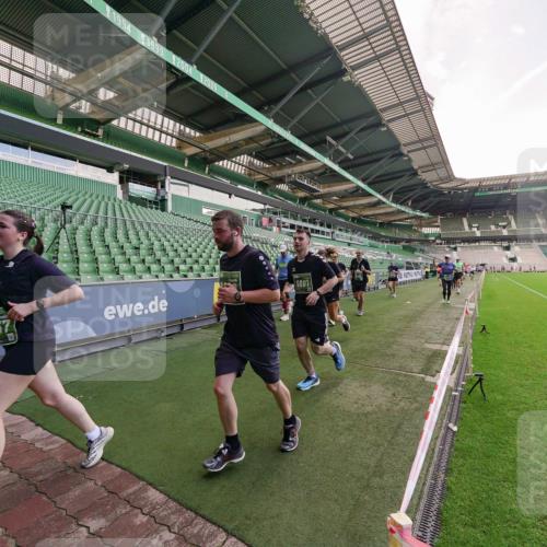 13.09.2026 - 21. swb-Marathon Bremen Michael Burmester http://msf.ph/oto/10317646 13.09.2026 13:15:12 Laufen im Stadion 143, 263, 266, 300, 414, 460, 598, 612, 631, 653, 768, 956, 1008, 1047, 1392, 1408, 1573, 1818, 1819, 1874, 2013, 2024, 2218, 2233, 2235, 2314, 2359, 2385, 2386, 2412, 2457, 2466, 2468, 2484, 2494, 2521, 2540, 2564, 2667, 2678, 2690, 2691, 2693, 2737, 2760, 2783, 2829, 2838, 2859, 2861, 2865, 2874, 2887, 2958, 2978, 3001, 3075, 3111, 3157, 3165, 3185, 3209, 3237, 3265, 3304, 3355, 3378, 3382, 3405, 3428, 3486, 3512, 3653, 3661, 3670, 3680, 3829, 4034, 4080, 4306, 703 meine-sportfotos.de