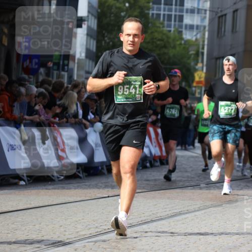 13.09.2026 - 21. swb-Marathon Bremen Strokosch-Dieckow http://msf.ph/oto/10317656 13.09.2026 13:24:38 Ziel 776, 909, 1199, 1250, 2295, 2491, 4000, 4559, 5012, 5208, 5481, 5668, 5669, 5928, 5929, 6105, 7059, 7069, 7081, 7156, 8082, 8415, 8784, 9087, 9573, 9916, 282, 1516, 2280, 2761, 3015, 4198, 4262, 4277, 5328, 5664, 6360, 6626, 6807, 7854, 8853, 9541, 10103 meine-sportfotos.de
