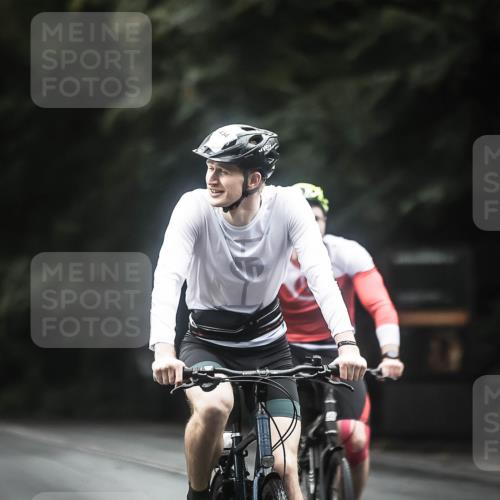 13.09.2026 - Stadtparktriathlon H.Heesch http://msf.ph/oto/10317680 13.09.2026 13:01:27 Radfahren 1079, 1214, 1254, 1308, 1384, 1404 meine-sportfotos.de