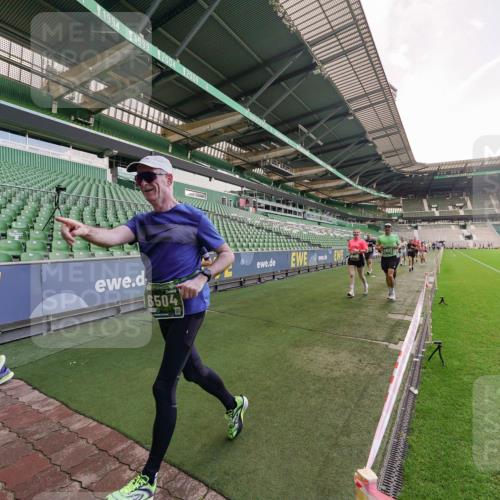 13.09.2026 - 21. swb-Marathon Bremen Michael Burmester http://msf.ph/oto/10317683 13.09.2026 13:15:17 Laufen im Stadion 143, 263, 266, 300, 414, 460, 598, 612, 653, 768, 956, 1008, 1047, 1392, 1408, 1573, 1818, 1819, 1874, 2013, 2024, 2218, 2233, 2235, 2314, 2359, 2385, 2386, 2412, 2466, 2468, 2484, 2494, 2521, 2564, 2667, 2678, 2690, 2691, 2737, 2760, 2783, 2829, 2838, 2859, 2861, 2865, 2874, 2887, 2958, 2978, 3001, 3075, 3157, 3165, 3185, 3237, 3265, 3331, 3355, 3378, 3382, 3405, 3428, 3486, 3512, 3653, 3661, 3670, 3680, 3829, 4034, 4080, 4306, 703 meine-sportfotos.de