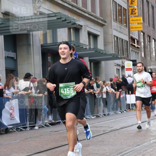 13.09.2026 - 21. swb-Marathon Bremen Strokosch-Dieckow http://msf.ph/oto/10317716 13.09.2026 13:16:51 Ziel 842, 2052, 2319, 3246, 3706, 4156, 4805, 6095, 6624, 6704, 6734, 6759, 6953, 7284, 8111, 8418, 8858, 385, 472, 675, 696, 734, 816, 827, 985, 1970, 2319, 2473, 2474, 2809, 3716, 3961, 4135, 4137, 4485, 5255, 5772, 6049, 6367, 6531, 6535, 6819, 7297, 7387, 7875 meine-sportfotos.de