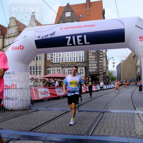 13.09.2026 - 21. swb-Marathon Bremen Tim E. http://msf.ph/oto/10317725 13.09.2026 10:57:33 Ziel 10166, 10226, 10517, 10518, 10578, 10687, 10700, 10772, 10969, 11236, 11292, 11484, 11609, 11667, 12263, 12382, 12383, 12400, 12411 meine-sportfotos.de
