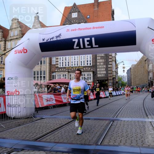 13.09.2026 - 21. swb-Marathon Bremen Tim E. http://msf.ph/oto/10317736 13.09.2026 10:57:33 Ziel 10166, 10226, 10517, 10518, 10578, 10687, 10700, 10772, 10969, 11236, 11292, 11484, 11609, 11667, 12263, 12382, 12383, 12400, 12411 meine-sportfotos.de
