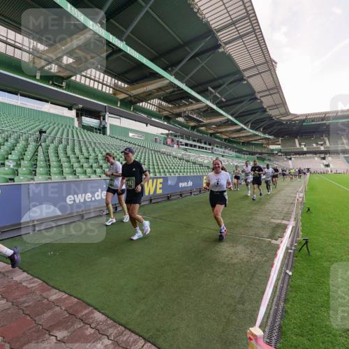 13.09.2026 - 21. swb-Marathon Bremen Michael Burmester http://msf.ph/oto/10317765 13.09.2026 13:15:26 Laufen im Stadion 143, 231, 263, 266, 300, 414, 460, 598, 612, 653, 768, 956, 1008, 1047, 1392, 1408, 1573, 1818, 1819, 1874, 2013, 2024, 2218, 2233, 2235, 2314, 2351, 2359, 2385, 2386, 2466, 2468, 2484, 2494, 2521, 2564, 2664, 2667, 2678, 2690, 2691, 2698, 2737, 2760, 2783, 2799, 2829, 2838, 2846, 2859, 2861, 2865, 2874, 2887, 2958, 2978, 3001, 3075, 3133, 3157, 3165, 3185, 3237, 3265, 3331, 3355, 3378, 3382, 3405, 3428, 3486, 3512, 3653, 3670, 3680, 3829, 4034, 4080, 4306, 703 meine-sportfotos.de