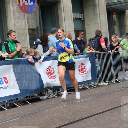 13.09.2026 - 21. swb-Marathon Bremen Strokosch-Dieckow http://msf.ph/oto/10317778 13.09.2026 10:57:46 Ziel 10078, 10249, 10494, 10543, 10559, 10565, 10604, 10673, 10728, 10750, 10798, 10826, 10828, 10903, 10914, 10931, 10932, 11120, 11136, 11295, 11332, 11388, 11420, 11752, 11824, 11856, 11863, 11884, 11952, 12017, 12386, 12387, 12427, 12441, 12482, 12551, 10177, 10300, 10394, 10460, 10707, 10728, 11106, 11153, 11245, 11365, 11480, 11498, 11532, 11568, 11734, 11856, 11965, 11966, 12037, 12111, 12222, 12228, 12231, 12264, 12372, 12427 meine-sportfotos.de