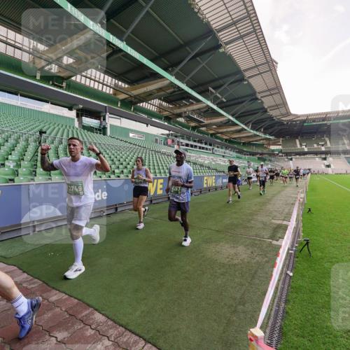 13.09.2026 - 21. swb-Marathon Bremen Michael Burmester http://msf.ph/oto/10317805 13.09.2026 13:15:29 Laufen im Stadion 143, 231, 263, 266, 300, 414, 598, 612, 653, 768, 956, 1008, 1047, 1392, 1408, 1573, 1818, 1819, 1874, 2013, 2024, 2218, 2233, 2235, 2314, 2351, 2359, 2385, 2386, 2466, 2468, 2484, 2494, 2564, 2579, 2664, 2667, 2678, 2690, 2691, 2698, 2737, 2760, 2783, 2799, 2829, 2838, 2846, 2859, 2861, 2865, 2874, 2887, 2958, 2978, 3001, 3075, 3133, 3157, 3165, 3185, 3237, 3265, 3331, 3355, 3382, 3405, 3428, 3486, 3512, 3653, 3670, 3680, 3829, 4034, 4080, 4306, 703 meine-sportfotos.de