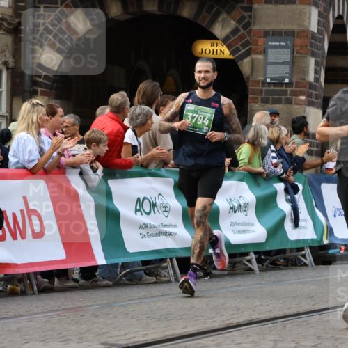 13.09.2026 - 21. swb-Marathon Bremen Strokosch-Dieckow http://msf.ph/oto/10317814 13.09.2026 13:07:00 Ziel 508, 521, 788, 1009, 1770, 1921, 2832, 3127, 3910, 4574, 4777, 5238, 6784, 6951, 8580, 1540, 1863, 3794, 3973, 6053, 7636, 7876, 8980, 9927 meine-sportfotos.de