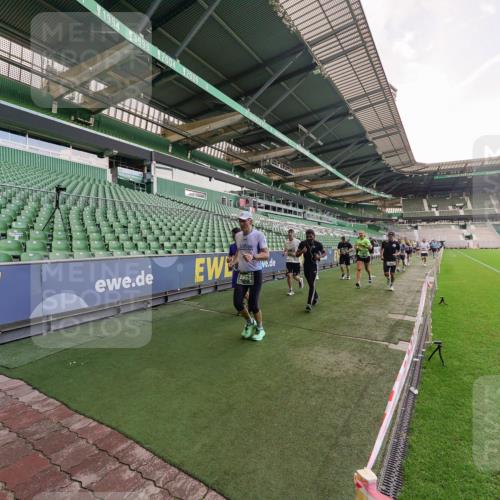 13.09.2026 - 21. swb-Marathon Bremen Michael Burmester http://msf.ph/oto/10317815 13.09.2026 13:15:33 Laufen im Stadion 143, 231, 263, 266, 300, 414, 598, 612, 653, 768, 956, 1008, 1047, 1185, 1818, 1819, 1874, 2013, 2218, 2233, 2235, 2314, 2351, 2359, 2385, 2386, 2466, 2468, 2484, 2494, 2564, 2579, 2664, 2667, 2678, 2690, 2691, 2698, 2737, 2760, 2783, 2799, 2829, 2838, 2846, 2859, 2861, 2865, 2874, 2887, 2958, 2978, 3001, 3075, 3133, 3157, 3165, 3185, 3237, 3265, 3331, 3355, 3382, 3387, 3405, 3428, 3486, 3512, 3670, 3680, 3829, 4034, 4080, 4306, 703 meine-sportfotos.de