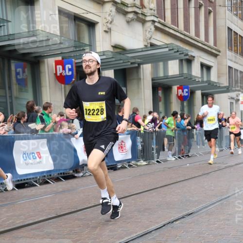 13.09.2026 - 21. swb-Marathon Bremen Strokosch-Dieckow http://msf.ph/oto/10317829 13.09.2026 10:57:48 Ziel 10078, 10249, 10494, 10530, 10543, 10559, 10565, 10604, 10673, 10750, 10798, 10826, 10828, 10903, 10914, 10931, 10932, 11120, 11131, 11136, 11295, 11332, 11388, 11420, 11752, 11824, 11863, 11884, 11952, 12017, 12386, 12387, 12441, 12482, 12551, 10078, 10177, 10460, 10565, 10707, 10728, 11106, 11153, 11245, 11365, 11480, 11532, 11568, 11734, 11824, 11856, 11965, 11966, 12111, 12222, 12228, 12231, 12264, 12372, 12427 meine-sportfotos.de