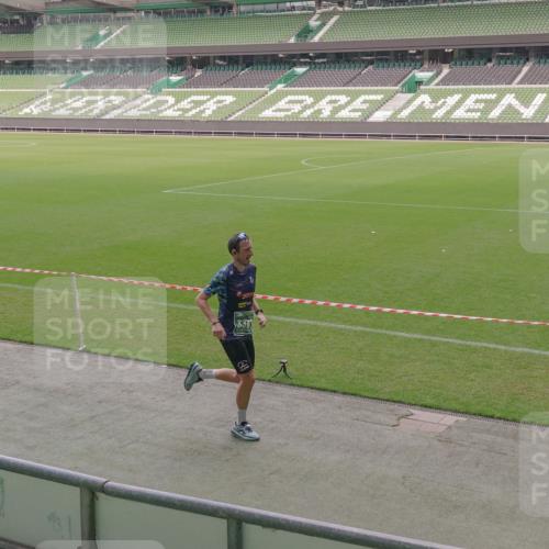 13.09.2026 - 21. swb-Marathon Bremen Michael Burmester http://msf.ph/oto/10317843 13.09.2026 12:53:09 Laufen im Stadion 102, 107, 145, 235, 313, 376, 472, 541, 560, 615, 616, 675, 683, 696, 734, 740, 755, 792, 863, 982, 985, 987, 1033, 1043, 1056, 1076, 1207, 1232, 1252, 1297, 1433, 1445, 1468, 1492, 1528, 1542, 1646, 1664, 1704, 1707, 1814, 1955, 2007, 2008, 2043, 2055, 2203, 2280, 2350, 2362, 2401, 2422, 2454, 2480, 2498, 2623, 2767, 2820, 2847, 2858, 2997, 3085, 3149, 3236, 3336, 3362, 3413, 3448, 3566, 3830, 3899, 3988, 4283, 4475, 4573, 4605, 5152 meine-sportfotos.de