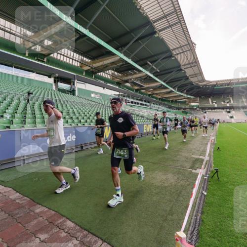 13.09.2026 - 21. swb-Marathon Bremen Michael Burmester http://msf.ph/oto/10317846 13.09.2026 13:15:35 Laufen im Stadion 143, 231, 263, 266, 300, 414, 598, 612, 653, 768, 956, 1008, 1047, 1185, 1312, 1818, 1819, 1874, 2013, 2218, 2233, 2235, 2314, 2351, 2359, 2385, 2386, 2466, 2468, 2484, 2494, 2564, 2579, 2664, 2667, 2678, 2690, 2691, 2698, 2737, 2760, 2783, 2799, 2829, 2838, 2846, 2859, 2861, 2865, 2874, 2887, 2958, 2978, 3001, 3075, 3133, 3157, 3165, 3185, 3237, 3265, 3331, 3355, 3382, 3387, 3428, 3486, 3512, 3670, 3680, 3829, 4034, 4080, 4306, 703 meine-sportfotos.de