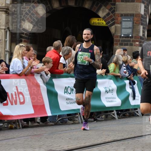 13.09.2026 - 21. swb-Marathon Bremen Strokosch-Dieckow http://msf.ph/oto/10317848 13.09.2026 13:07:00 Ziel 508, 521, 788, 1009, 1770, 1921, 2832, 3127, 3910, 4574, 4777, 5238, 6784, 6951, 8580, 1540, 1863, 3794, 3973, 6053, 7636, 7876, 8980, 9927 meine-sportfotos.de