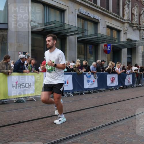 13.09.2026 - 21. swb-Marathon Bremen Strokosch-Dieckow http://msf.ph/oto/10317858 13.09.2026 13:16:54 Ziel 842, 2052, 3148, 3246, 4156, 4805, 6095, 6624, 6704, 6734, 6759, 6953, 7284, 8111, 8418, 8858, 385, 472, 675, 696, 734, 816, 827, 985, 1970, 2319, 2473, 2474, 2809, 3706, 3716, 3961, 4135, 4137, 4485, 5255, 5772, 6049, 6367, 6531, 6535, 6819, 7297, 7387, 7875 meine-sportfotos.de