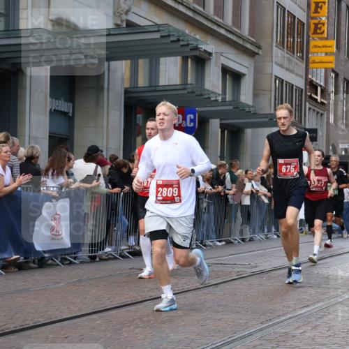 13.09.2026 - 21. swb-Marathon Bremen Strokosch-Dieckow http://msf.ph/oto/10317882 13.09.2026 13:16:55 Ziel 842, 2052, 3148, 3246, 4156, 4805, 6095, 6624, 6704, 6734, 6759, 6953, 7284, 8111, 8418, 8858, 385, 472, 675, 696, 734, 816, 827, 985, 1970, 2319, 2473, 2474, 2809, 3706, 3716, 3961, 4135, 4137, 4485, 5255, 5772, 6049, 6531, 6535, 6704, 6819, 7297, 7387, 7875 meine-sportfotos.de