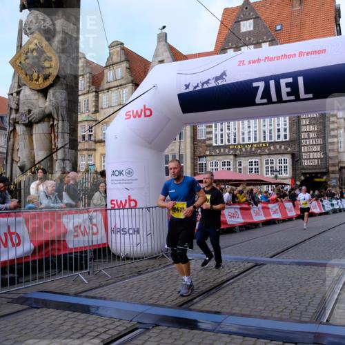 13.09.2026 - 21. swb-Marathon Bremen Tim E. http://msf.ph/oto/10317887 13.09.2026 10:57:36 Ziel 10166, 10226, 10300, 10394, 10517, 10518, 10578, 10687, 10700, 10969, 11236, 11292, 11365, 11484, 11498, 11609, 11667, 11734, 12037, 12111, 12263, 12382, 12383, 12400, 12411 meine-sportfotos.de