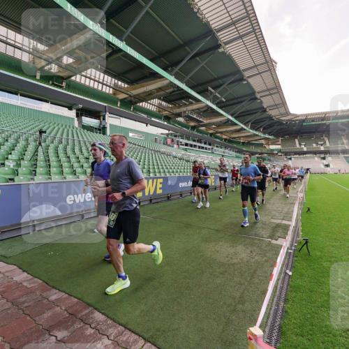 13.09.2026 - 21. swb-Marathon Bremen Michael Burmester http://msf.ph/oto/10317923 13.09.2026 13:15:44 Laufen im Stadion 143, 153, 231, 263, 266, 300, 414, 598, 612, 653, 1008, 1047, 1185, 1312, 1465, 1539, 1818, 1819, 1874, 2013, 2218, 2235, 2314, 2351, 2359, 2363, 2385, 2386, 2466, 2468, 2484, 2494, 2579, 2664, 2667, 2678, 2690, 2691, 2698, 2737, 2760, 2778, 2783, 2799, 2838, 2846, 2859, 2861, 2865, 2874, 2958, 2974, 2978, 3001, 3075, 3133, 3157, 3165, 3185, 3237, 3265, 3331, 3355, 3382, 3387, 3486, 3512, 3670, 3680, 3829, 4034, 4080, 4306, 703 meine-sportfotos.de