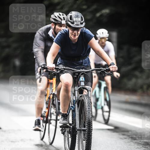 13.09.2026 - Stadtparktriathlon H.Heesch http://msf.ph/oto/10317931 13.09.2026 11:53:47 Radfahren 799, 817, 828, 838, 870, 874, 880, 907, 939 meine-sportfotos.de