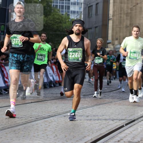 13.09.2026 - 21. swb-Marathon Bremen Strokosch-Dieckow http://msf.ph/oto/10318038 13.09.2026 13:24:41 Ziel 776, 1250, 2295, 2491, 4000, 4559, 5012, 5208, 5481, 5572, 5668, 5669, 5928, 5929, 5953, 6080, 7059, 7069, 7081, 7156, 7568, 8082, 8310, 8415, 8784, 9087, 9573, 9676, 9916, 972, 1516, 2280, 2761, 3015, 4198, 4262, 4277, 4973, 5664, 6360, 6544, 6626, 6807, 7854, 8853, 10103 meine-sportfotos.de