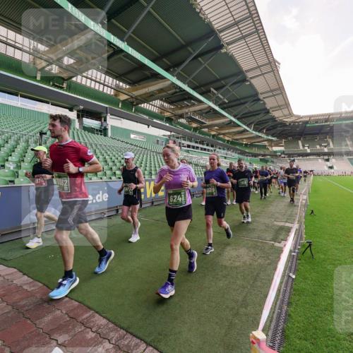 13.09.2026 - 21. swb-Marathon Bremen Michael Burmester http://msf.ph/oto/10318068 13.09.2026 13:15:57 Laufen im Stadion 134, 143, 153, 231, 263, 266, 271, 300, 414, 598, 612, 653, 990, 1008, 1047, 1185, 1312, 1465, 1539, 1825, 1874, 2013, 2218, 2235, 2259, 2351, 2359, 2363, 2385, 2386, 2466, 2468, 2484, 2494, 2562, 2579, 2664, 2667, 2678, 2690, 2691, 2698, 2737, 2760, 2778, 2783, 2799, 2838, 2846, 2859, 2861, 2865, 2874, 2958, 2974, 2978, 2996, 3001, 3075, 3133, 3157, 3165, 3185, 3237, 3265, 3331, 3355, 3366, 3382, 3387, 3486, 3501, 3512, 3670, 3680, 3829, 4034, 4080, 4306, 703 meine-sportfotos.de