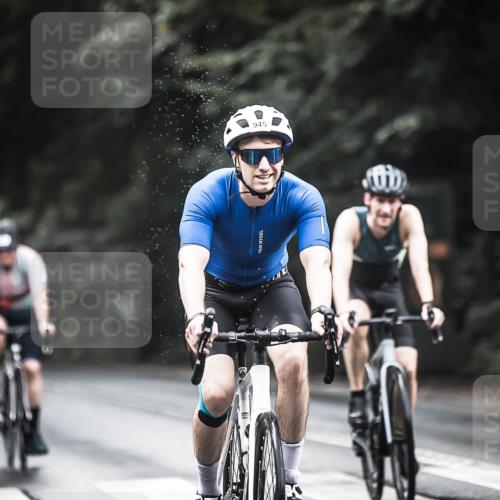 13.09.2026 - Stadtparktriathlon H.Heesch http://msf.ph/oto/10318099 13.09.2026 11:54:01 Radfahren 762, 785, 835, 871, 945 meine-sportfotos.de