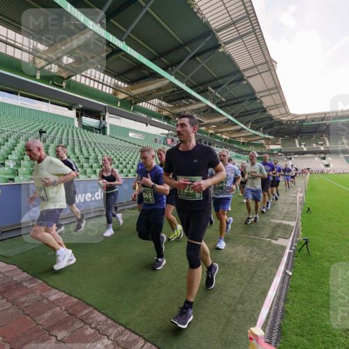 13.09.2026 - 21. swb-Marathon Bremen Michael Burmester http://msf.ph/oto/10318101 13.09.2026 13:16:00 Laufen im Stadion 134, 143, 153, 231, 263, 266, 271, 300, 414, 598, 612, 653, 990, 1047, 1185, 1312, 1465, 1539, 1825, 1874, 2013, 2218, 2235, 2259, 2351, 2359, 2363, 2381, 2385, 2386, 2466, 2468, 2484, 2494, 2562, 2579, 2664, 2667, 2678, 2690, 2691, 2698, 2737, 2760, 2778, 2783, 2799, 2846, 2859, 2861, 2865, 2874, 2958, 2974, 2996, 3001, 3075, 3133, 3157, 3165, 3185, 3237, 3265, 3331, 3355, 3366, 3382, 3387, 3486, 3501, 3512, 3670, 3680, 3829, 4034, 4080, 4306, 703 meine-sportfotos.de