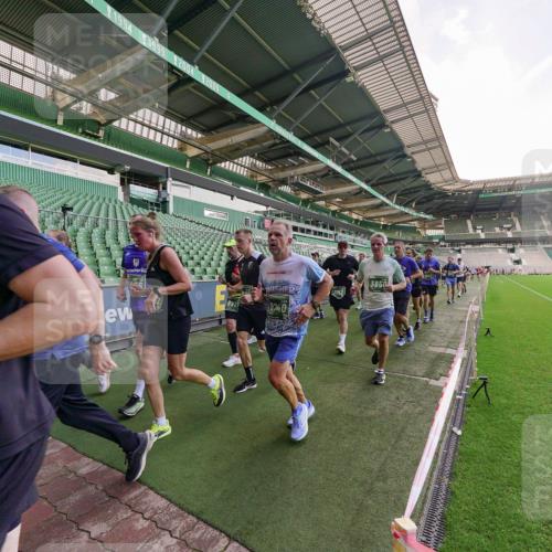 13.09.2026 - 21. swb-Marathon Bremen Michael Burmester http://msf.ph/oto/10318108 13.09.2026 13:16:01 Laufen im Stadion 134, 143, 153, 231, 263, 266, 271, 300, 414, 598, 612, 653, 990, 1047, 1185, 1312, 1465, 1539, 1825, 1874, 2013, 2218, 2235, 2259, 2351, 2359, 2363, 2381, 2385, 2386, 2466, 2468, 2484, 2494, 2562, 2579, 2664, 2667, 2678, 2690, 2691, 2698, 2737, 2760, 2778, 2783, 2797, 2799, 2846, 2859, 2861, 2865, 2874, 2958, 2974, 2996, 3001, 3075, 3133, 3157, 3165, 3185, 3237, 3265, 3331, 3355, 3366, 3382, 3387, 3486, 3501, 3512, 3670, 3680, 3829, 4034, 4080, 4306, 703 meine-sportfotos.de