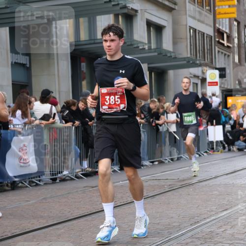 13.09.2026 - 21. swb-Marathon Bremen Strokosch-Dieckow http://msf.ph/oto/10318159 13.09.2026 13:17:02 Ziel 560, 842, 2052, 3148, 4805, 6095, 6624, 6734, 6759, 6803, 8111, 8253, 8418, 8446, 8532, 8714, 9075, 385, 472, 675, 696, 734, 827, 1970, 2319, 2473, 2809, 3246, 3706, 3716, 3961, 4135, 4137, 4156, 4485, 5772, 6049, 6531, 6535, 6704, 6819, 6953, 7284, 7297, 7387, 8858 meine-sportfotos.de