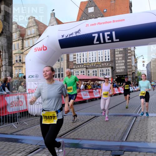 13.09.2026 - 21. swb-Marathon Bremen Tim E. http://msf.ph/oto/10318179 13.09.2026 10:57:48 Ziel 10177, 10226, 10300, 10394, 10517, 10518, 11106, 11245, 11365, 11480, 11498, 11609, 11734, 11965, 11966, 12037, 12111, 12222, 12372, 12400 meine-sportfotos.de