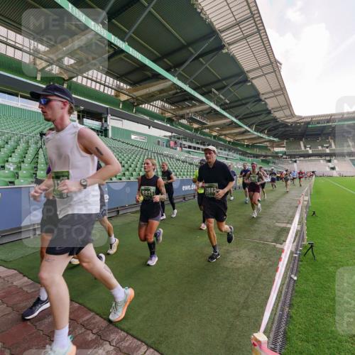 13.09.2026 - 21. swb-Marathon Bremen Michael Burmester http://msf.ph/oto/10318201 13.09.2026 13:16:08 Laufen im Stadion 134, 143, 153, 231, 263, 266, 267, 271, 300, 414, 598, 612, 653, 990, 1047, 1185, 1312, 1465, 1539, 1825, 1874, 1987, 2013, 2218, 2235, 2259, 2351, 2359, 2363, 2381, 2385, 2386, 2466, 2468, 2484, 2494, 2562, 2579, 2664, 2667, 2678, 2690, 2691, 2698, 2737, 2760, 2778, 2783, 2797, 2799, 2821, 2846, 2859, 2861, 2865, 2874, 2958, 2974, 2996, 3001, 3075, 3133, 3157, 3165, 3185, 3213, 3237, 3265, 3331, 3355, 3366, 3382, 3387, 3486, 3501, 3512, 3670, 3680, 3829, 4034, 4306, 703 meine-sportfotos.de