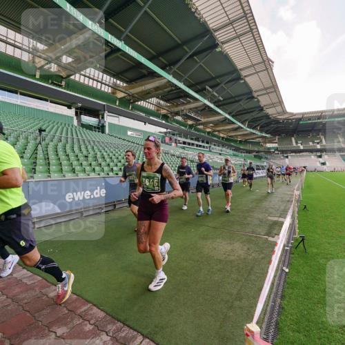 13.09.2026 - 21. swb-Marathon Bremen Michael Burmester http://msf.ph/oto/10318226 13.09.2026 13:16:10 Laufen im Stadion 134, 143, 153, 231, 263, 266, 267, 271, 300, 414, 598, 612, 653, 990, 1047, 1185, 1312, 1465, 1539, 1825, 1874, 1987, 2013, 2218, 2235, 2259, 2351, 2359, 2363, 2381, 2385, 2386, 2466, 2468, 2484, 2562, 2579, 2664, 2667, 2678, 2690, 2691, 2698, 2737, 2760, 2778, 2783, 2797, 2799, 2821, 2846, 2859, 2861, 2865, 2874, 2958, 2974, 2996, 3001, 3075, 3133, 3157, 3165, 3185, 3213, 3237, 3265, 3331, 3355, 3366, 3382, 3387, 3486, 3501, 3512, 3670, 3680, 3829, 4034, 4306, 703 meine-sportfotos.de