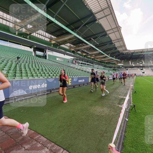 13.09.2026 - 21. swb-Marathon Bremen Michael Burmester http://msf.ph/oto/10318240 13.09.2026 13:16:12 Laufen im Stadion 134, 143, 153, 231, 263, 266, 267, 271, 300, 414, 598, 612, 653, 990, 1047, 1185, 1312, 1465, 1539, 1825, 1874, 1987, 2013, 2218, 2235, 2259, 2351, 2359, 2363, 2381, 2385, 2386, 2466, 2468, 2484, 2562, 2579, 2664, 2667, 2678, 2690, 2691, 2698, 2737, 2760, 2778, 2783, 2797, 2799, 2821, 2846, 2859, 2861, 2865, 2874, 2958, 2974, 2996, 3001, 3075, 3133, 3157, 3165, 3185, 3213, 3237, 3265, 3331, 3355, 3366, 3382, 3387, 3486, 3501, 3512, 3670, 3680, 3829, 4034, 4306, 703 meine-sportfotos.de