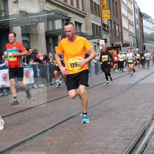 13.09.2026 - 21. swb-Marathon Bremen Strokosch-Dieckow http://msf.ph/oto/10318247 13.09.2026 10:57:55 Ziel 10249, 10494, 10530, 10543, 10604, 10673, 10750, 10798, 10826, 10828, 10903, 10914, 10931, 10932, 11120, 11131, 11152, 11202, 11295, 11388, 11403, 11420, 11455, 11686, 11750, 11752, 11884, 11906, 11952, 11953, 12017, 12092, 12386, 12387, 12441, 12482, 12518, 10078, 10460, 10559, 10565, 10707, 10728, 11136, 11153, 11245, 11332, 11532, 11568, 11824, 11856, 11863, 12222, 12228, 12231, 12264, 12427, 12551 meine-sportfotos.de