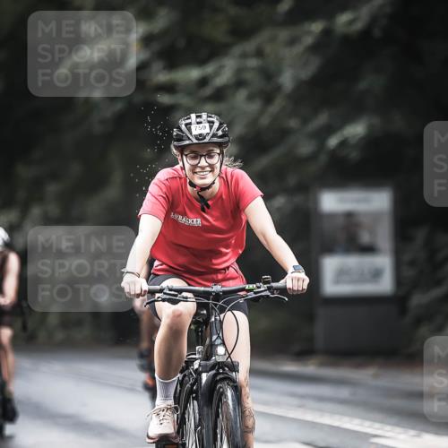13.09.2026 - Stadtparktriathlon H.Heesch http://msf.ph/oto/10318251 13.09.2026 11:54:09 Radfahren 759, 762, 871, 882, 926 meine-sportfotos.de