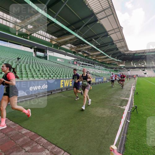 13.09.2026 - 21. swb-Marathon Bremen Michael Burmester http://msf.ph/oto/10318253 13.09.2026 13:16:13 Laufen im Stadion 134, 143, 153, 231, 263, 266, 267, 271, 300, 414, 598, 612, 653, 990, 1047, 1185, 1312, 1465, 1539, 1825, 1874, 1987, 2013, 2218, 2235, 2259, 2351, 2359, 2363, 2381, 2385, 2386, 2466, 2468, 2484, 2562, 2579, 2664, 2667, 2678, 2690, 2691, 2698, 2737, 2760, 2778, 2783, 2797, 2799, 2821, 2846, 2859, 2861, 2874, 2958, 2974, 2996, 3001, 3075, 3133, 3157, 3165, 3185, 3213, 3237, 3265, 3331, 3355, 3366, 3382, 3387, 3486, 3501, 3512, 3670, 3680, 3829, 4034, 4306, 703 meine-sportfotos.de