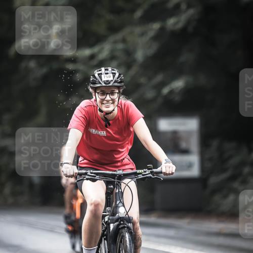 13.09.2026 - Stadtparktriathlon H.Heesch http://msf.ph/oto/10318257 13.09.2026 11:54:09 Radfahren 759, 762, 871, 882, 926 meine-sportfotos.de