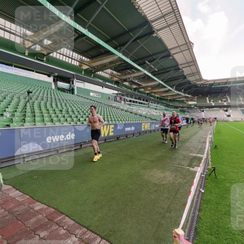 13.09.2026 - 21. swb-Marathon Bremen Michael Burmester http://msf.ph/oto/10318260 13.09.2026 13:16:14 Laufen im Stadion 134, 143, 153, 231, 263, 266, 267, 271, 300, 414, 449, 598, 612, 653, 990, 1047, 1185, 1312, 1465, 1539, 1825, 1874, 1987, 2013, 2218, 2235, 2259, 2351, 2359, 2363, 2381, 2385, 2386, 2466, 2468, 2484, 2562, 2579, 2664, 2667, 2678, 2690, 2691, 2698, 2737, 2760, 2778, 2783, 2797, 2799, 2821, 2846, 2859, 2861, 2874, 2958, 2974, 2996, 3001, 3075, 3133, 3157, 3165, 3185, 3213, 3237, 3265, 3331, 3355, 3366, 3382, 3387, 3486, 3501, 3506, 3512, 3670, 3680, 3829, 4306, 703 meine-sportfotos.de