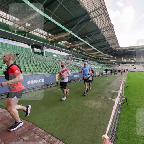 13.09.2026 - 21. swb-Marathon Bremen Michael Burmester http://msf.ph/oto/10318273 13.09.2026 13:16:16 Laufen im Stadion 134, 143, 153, 231, 263, 266, 267, 271, 300, 414, 449, 598, 612, 653, 990, 1047, 1185, 1312, 1465, 1539, 1825, 1874, 1987, 2013, 2218, 2235, 2259, 2351, 2359, 2363, 2381, 2385, 2386, 2466, 2468, 2484, 2562, 2579, 2664, 2667, 2678, 2690, 2691, 2698, 2737, 2760, 2778, 2783, 2797, 2799, 2821, 2846, 2859, 2861, 2874, 2958, 2974, 2996, 3001, 3075, 3133, 3157, 3165, 3185, 3213, 3237, 3265, 3331, 3355, 3366, 3382, 3387, 3486, 3501, 3506, 3512, 3670, 3829, 4306 meine-sportfotos.de