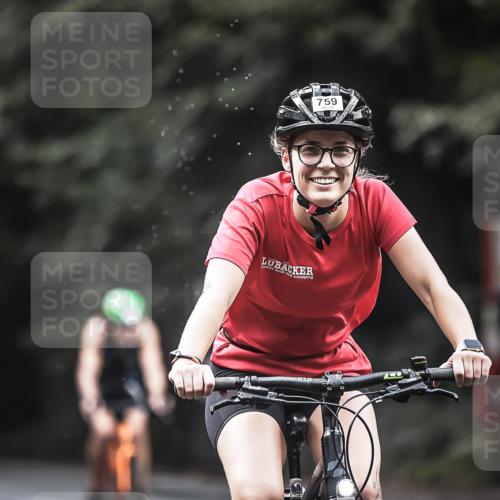 13.09.2026 - Stadtparktriathlon H.Heesch http://msf.ph/oto/10318288 13.09.2026 11:54:09 Radfahren 759, 762, 871, 882, 926 meine-sportfotos.de