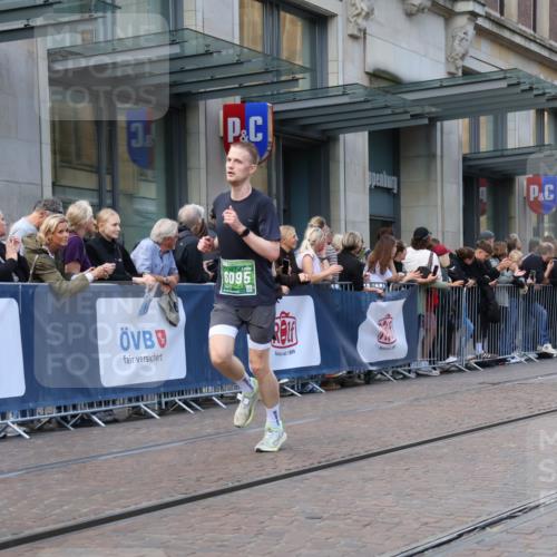13.09.2026 - 21. swb-Marathon Bremen Strokosch-Dieckow http://msf.ph/oto/10318301 13.09.2026 13:17:04 Ziel 560, 842, 2008, 2052, 3148, 4805, 5550, 6095, 6624, 6734, 6759, 6803, 8100, 8253, 8418, 8446, 8532, 8714, 9075, 385, 472, 675, 734, 827, 1970, 2319, 2473, 2809, 3246, 3706, 3716, 3961, 4135, 4137, 4156, 5772, 6049, 6531, 6535, 6624, 6704, 6819, 6953, 7284, 7297, 7387, 8111, 8418, 8858 meine-sportfotos.de