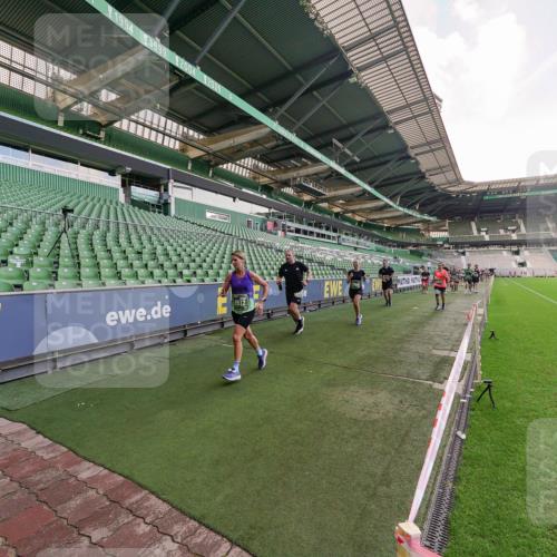13.09.2026 - 21. swb-Marathon Bremen Michael Burmester http://msf.ph/oto/10318318 13.09.2026 13:16:21 Laufen im Stadion 134, 143, 153, 231, 263, 266, 267, 271, 449, 598, 612, 653, 990, 1047, 1057, 1185, 1312, 1465, 1539, 1813, 1825, 1874, 1987, 2013, 2218, 2235, 2259, 2351, 2359, 2363, 2381, 2385, 2386, 2466, 2468, 2484, 2550, 2562, 2579, 2586, 2664, 2667, 2678, 2698, 2760, 2778, 2783, 2797, 2799, 2821, 2846, 2859, 2874, 2958, 2974, 2996, 3001, 3075, 3133, 3157, 3165, 3185, 3213, 3237, 3265, 3331, 3355, 3366, 3382, 3387, 3479, 3486, 3501, 3506, 3512, 3670, 3829 meine-sportfotos.de