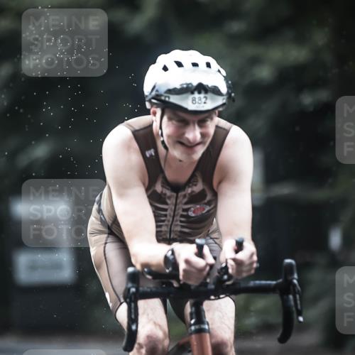 13.09.2026 - Stadtparktriathlon H.Heesch http://msf.ph/oto/10318322 13.09.2026 11:54:11 Radfahren 759, 882, 926 meine-sportfotos.de