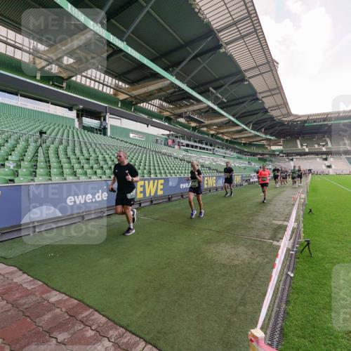 13.09.2026 - 21. swb-Marathon Bremen Michael Burmester http://msf.ph/oto/10318330 13.09.2026 13:16:22 Laufen im Stadion 134, 143, 153, 231, 263, 266, 267, 271, 449, 598, 612, 653, 990, 1047, 1057, 1185, 1312, 1465, 1539, 1813, 1825, 1874, 1987, 2013, 2218, 2235, 2259, 2351, 2359, 2363, 2381, 2385, 2386, 2466, 2468, 2484, 2550, 2562, 2579, 2586, 2664, 2667, 2678, 2698, 2760, 2778, 2783, 2797, 2799, 2821, 2846, 2859, 2874, 2958, 2974, 2996, 3001, 3075, 3133, 3157, 3165, 3185, 3213, 3237, 3265, 3331, 3355, 3366, 3382, 3387, 3479, 3486, 3501, 3506, 3512, 3670, 3829 meine-sportfotos.de