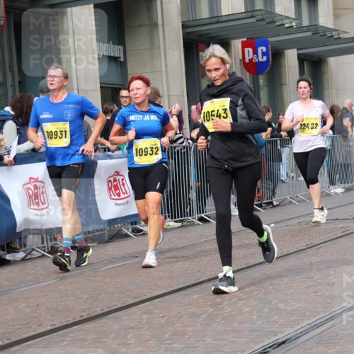 13.09.2026 - 21. swb-Marathon Bremen Strokosch-Dieckow http://msf.ph/oto/10318339 13.09.2026 10:57:57 Ziel 10249, 10494, 10530, 10543, 10604, 10673, 10750, 10798, 10826, 10828, 10903, 10914, 10931, 10932, 11004, 11120, 11131, 11152, 11202, 11295, 11388, 11403, 11420, 11455, 11686, 11750, 11752, 11884, 11906, 11952, 11953, 12017, 12092, 12386, 12387, 12441, 12482, 12518, 10078, 10460, 10559, 10565, 10707, 10728, 11136, 11153, 11245, 11332, 11532, 11568, 11824, 11856, 11863, 12222, 12228, 12231, 12264, 12427, 12551 meine-sportfotos.de
