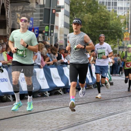 13.09.2026 - 21. swb-Marathon Bremen Strokosch-Dieckow http://msf.ph/oto/10318375 13.09.2026 13:07:13 Ziel 521, 749, 1009, 3127, 3794, 3973, 4574, 5238, 6784, 8580, 8888, 9708, 2706, 3043, 3118, 4743, 4808, 8060, 8098, 8980 meine-sportfotos.de